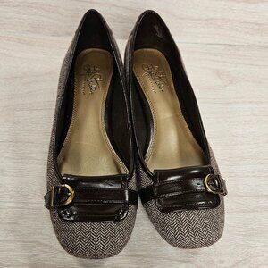 EUC Life Stride Lucious Women's 9.5M Chocolate Brown Herringbone Low Heel